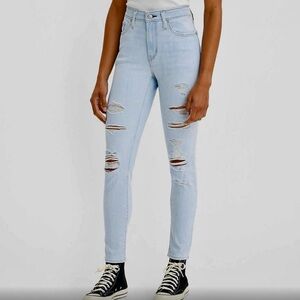 LEVI’S 721 High Rise Skinny jeans size 28